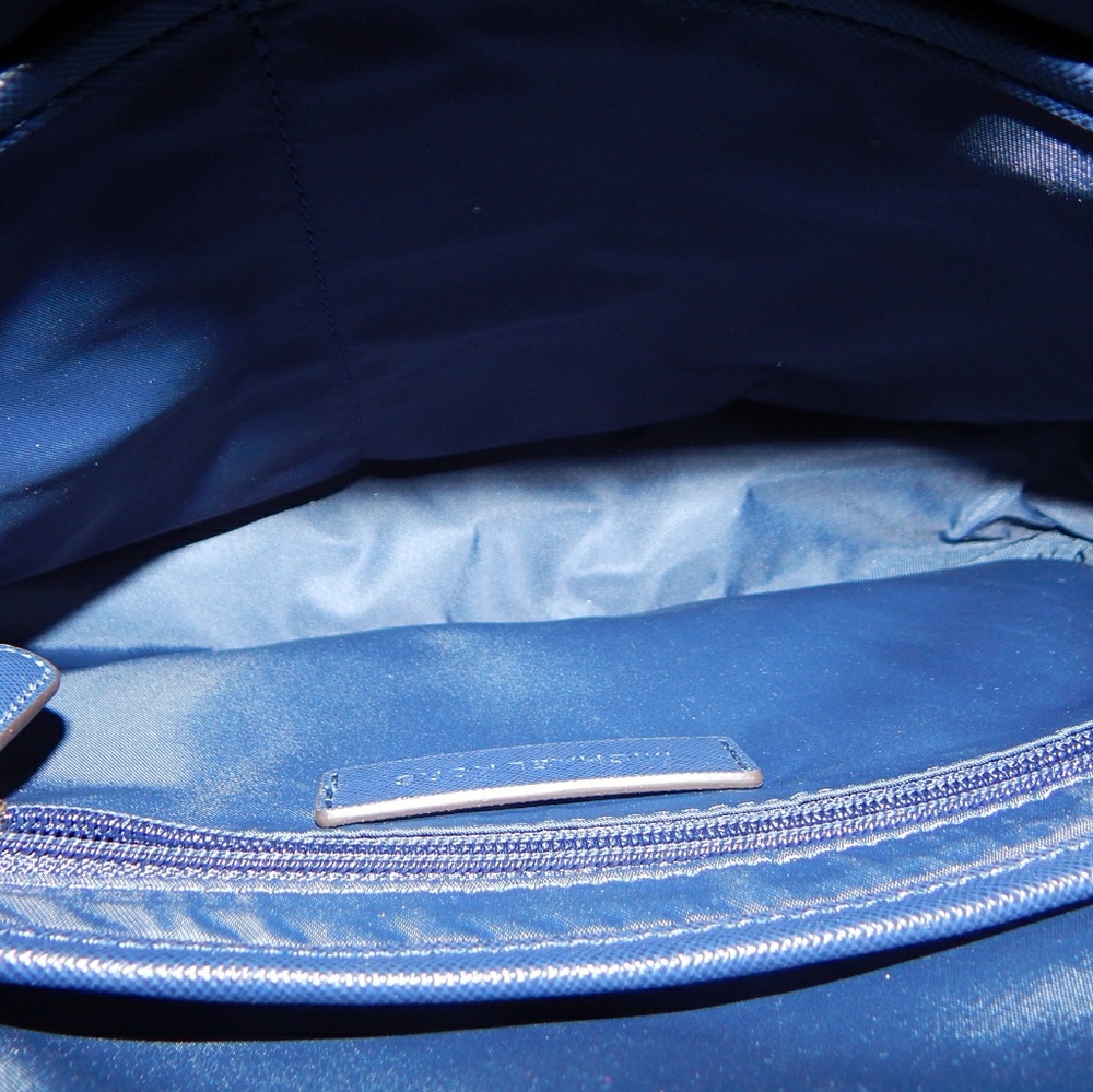 Michael Kors Water Proof Bag - Picture 8 of 8
